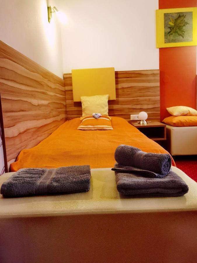 Lion Blue Point Hotel Tulln An Der Donau Buitenkant foto